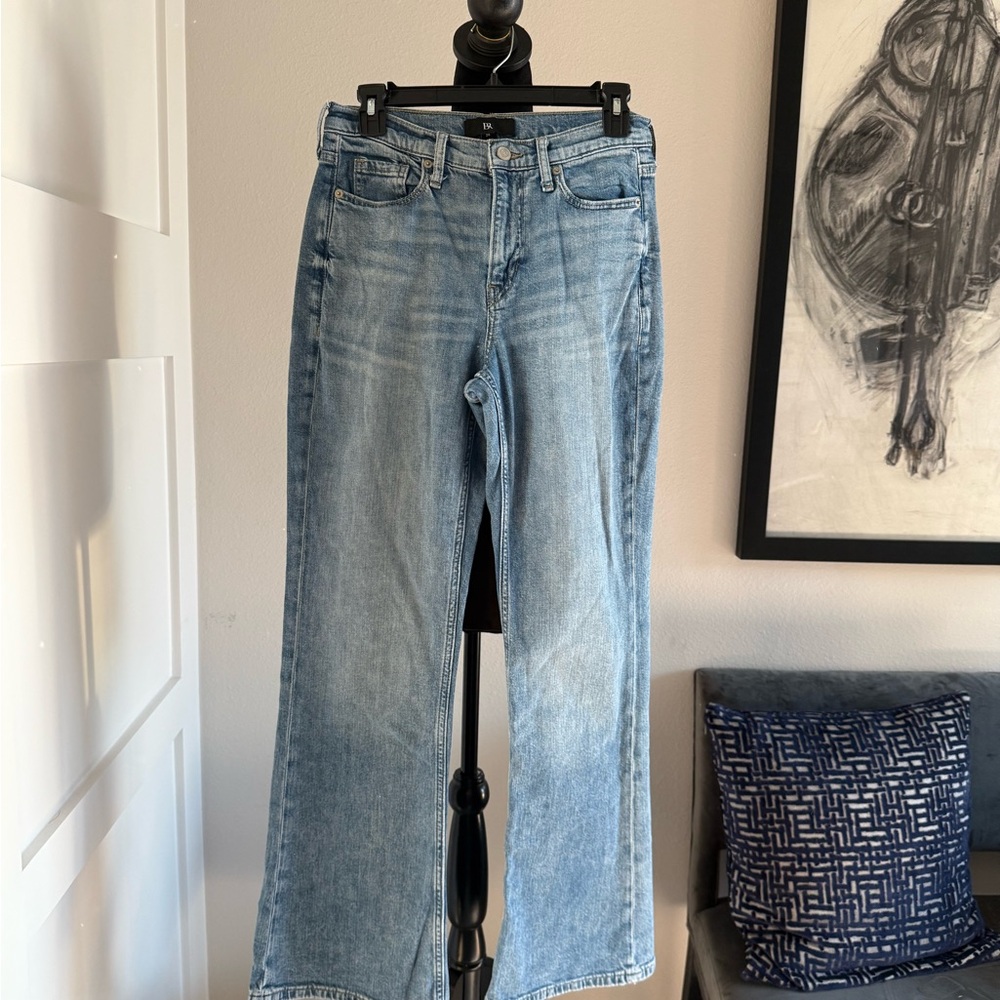 Women’s Banana Republic Light Wash Wide Leg Jeans, size 26, 30” inseam